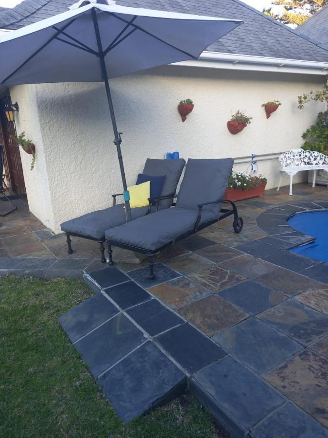 Mulligans Guest Lodge Hermanus Exterior foto